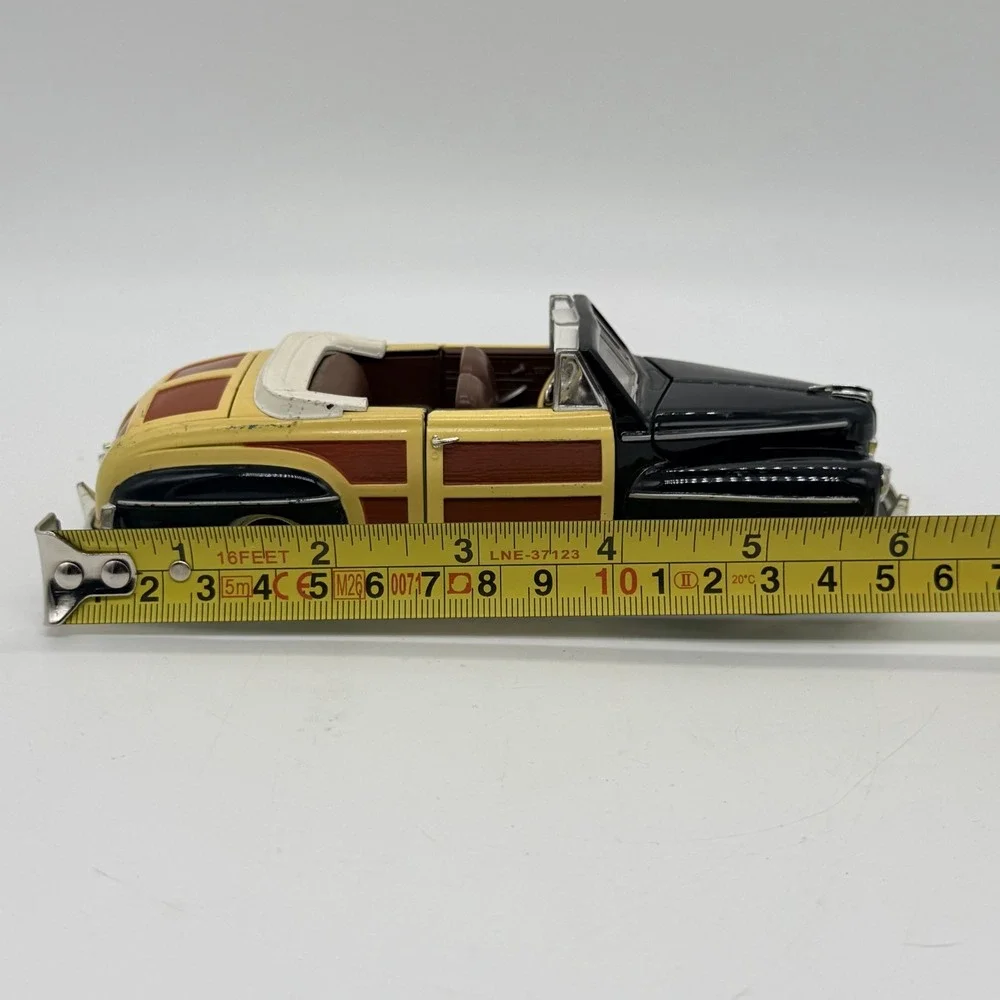 Arko 1946 Ford Sportsman Super Deluxe Convertible Diecast Toy Car 1:32 Scale
